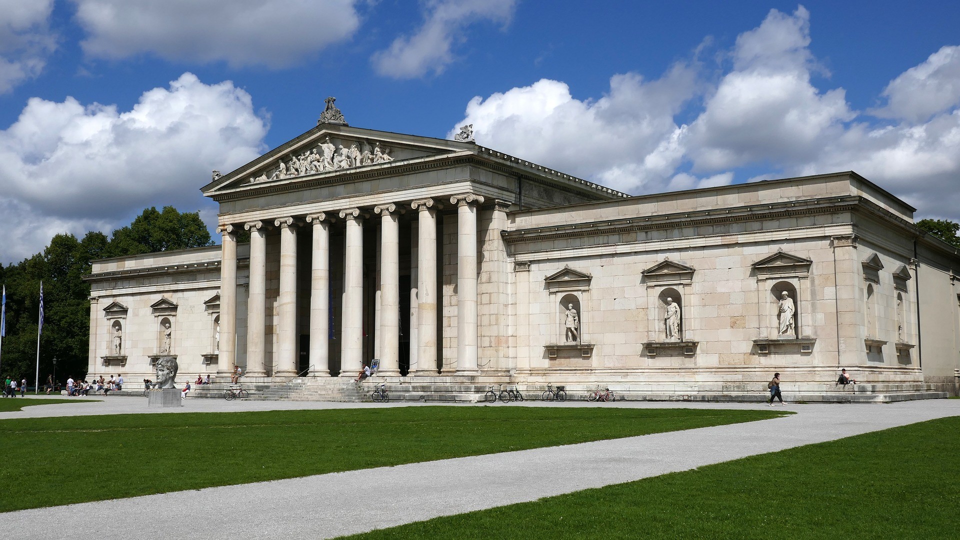 Glyptothek on Koenigsplatz